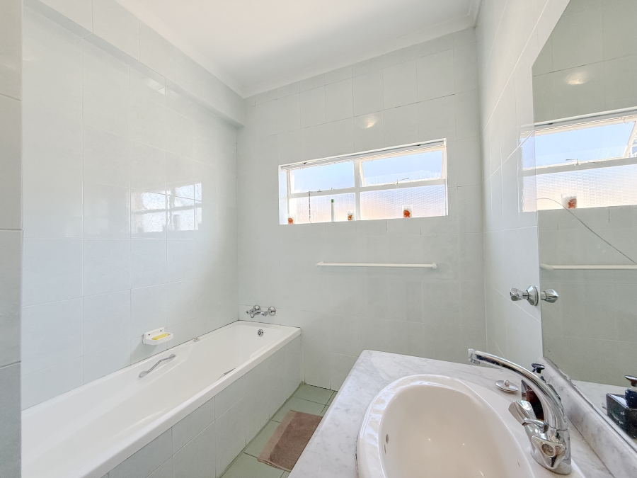 To Let 4 Bedroom Property for Rent in Plettenberg Bay Central Western Cape